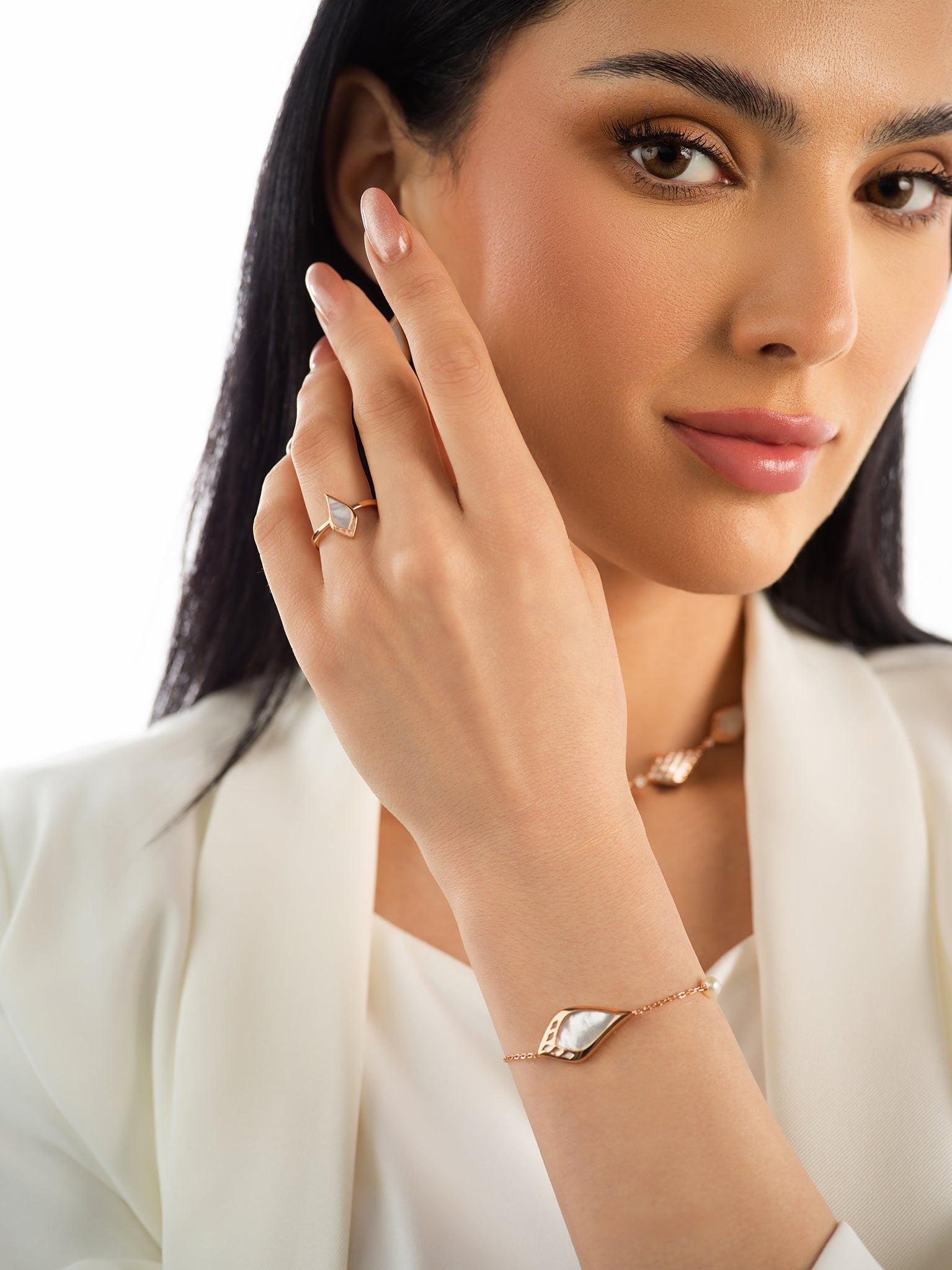 City of Dreamers Ring – premium luxury 18K Saudi jewelry design from Shahadalqabbaa